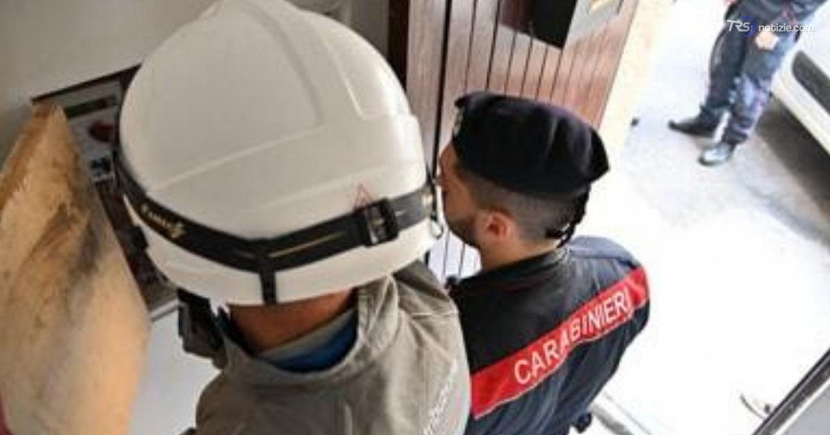 Luce elettrica gratis, scoperta palazzina allacciata alla rete pubblica