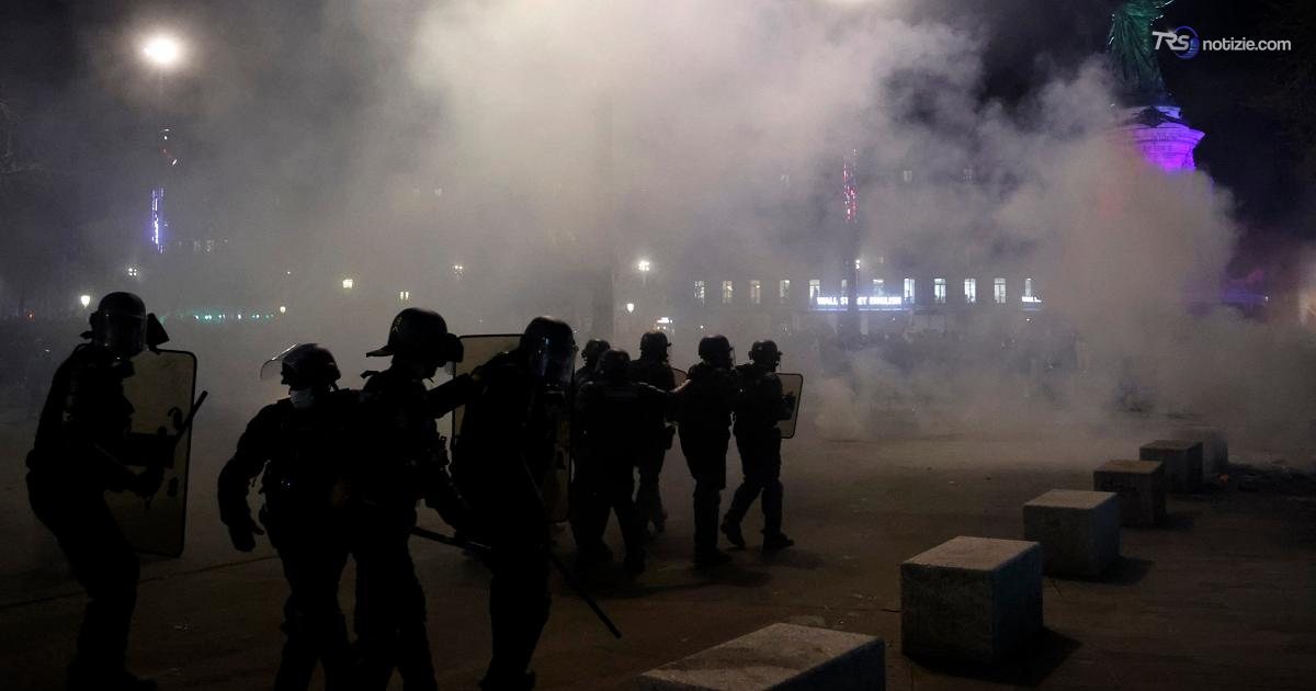 Scontri, Francia schiererà forze militari