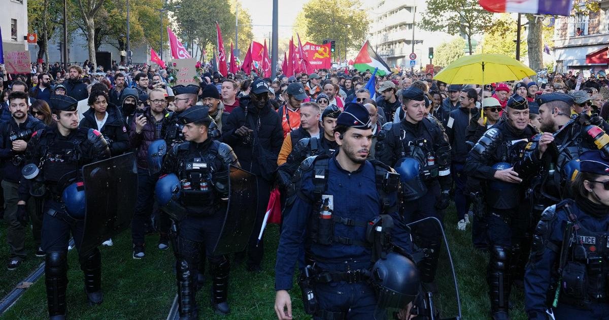 Cortei Francia, primi scontri a Lione