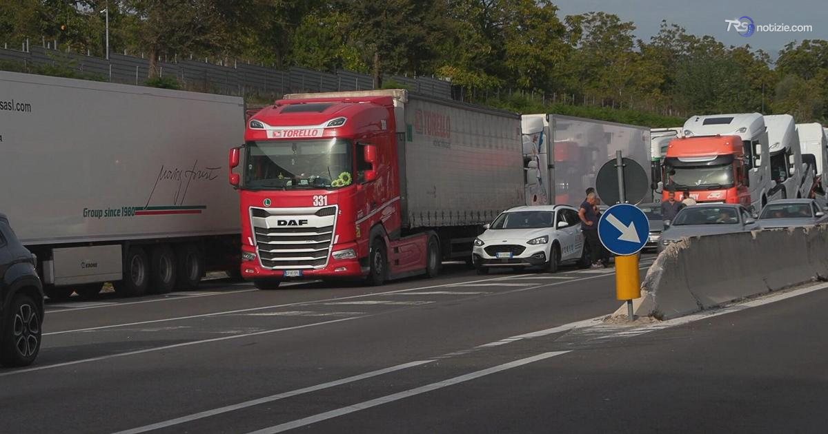 Blocchi Tir vanno avanti in Campania