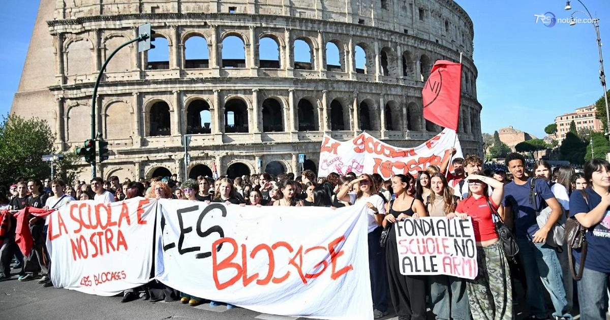 Scuola, cortei contro 'tetto' stranieri