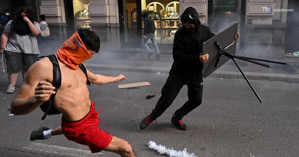 Il Movimento 17 ottobre pubblica il primo comunicato: "Ci rappresentiamo da soli"