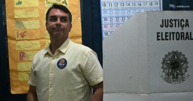 Giallo Bolsonaro: la polizia indaga sulla presunta fuga del senatore all'estero
