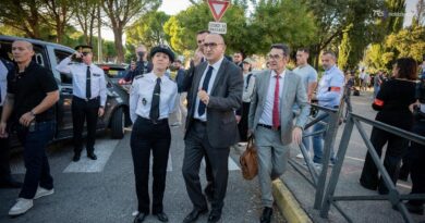 Scontri,Macron rifiuta dimissioni Nune