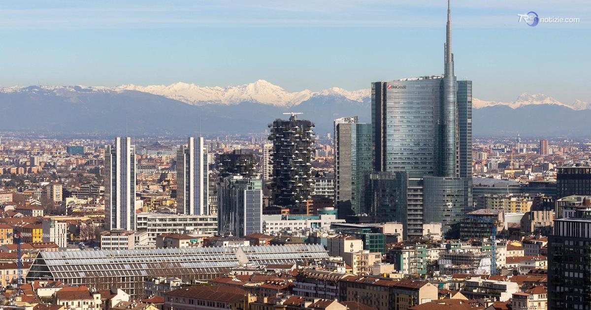 Milano, scontri al corteo contro carovita
